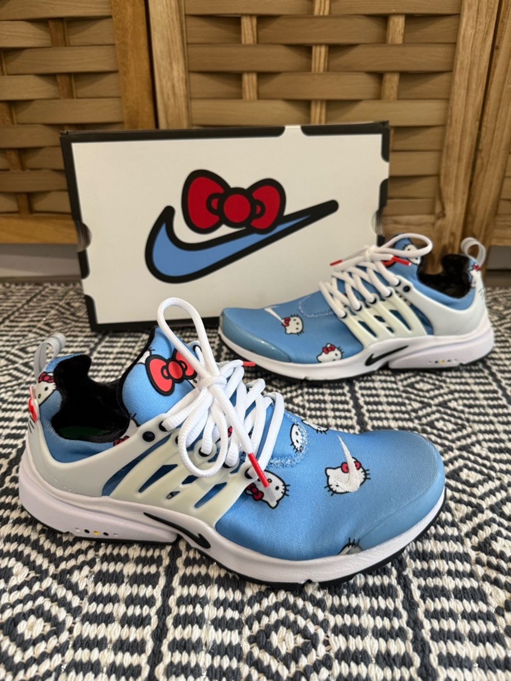 Nike Air x Sanrio Hello Kitty Presto QS 2022 University Blue / Black / White